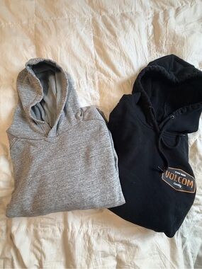 Volcom Black & Grey Hooded Sweatshirt Duo